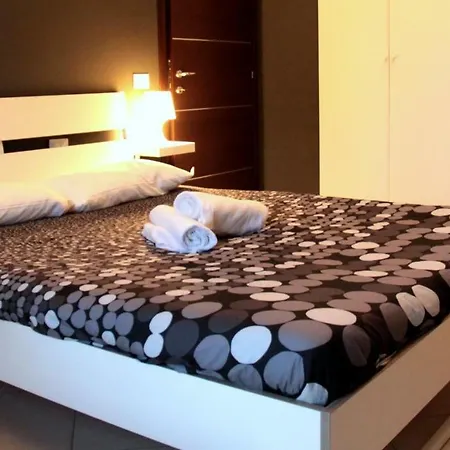 Apartment Yhome | Hospital Maria Vittoria *