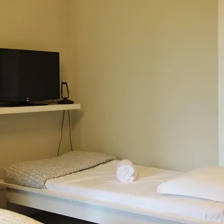 Yhome | Hospital Maria Vittoria Apartment *